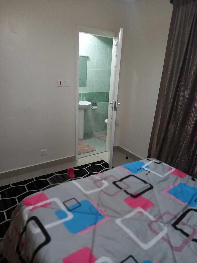 Lilly's Furnished Apartments view 2