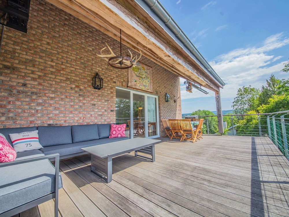 Holiday Home With a Terrace in Warisy