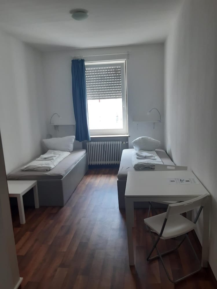 2-Rent Group Hostel Apartments SEN14