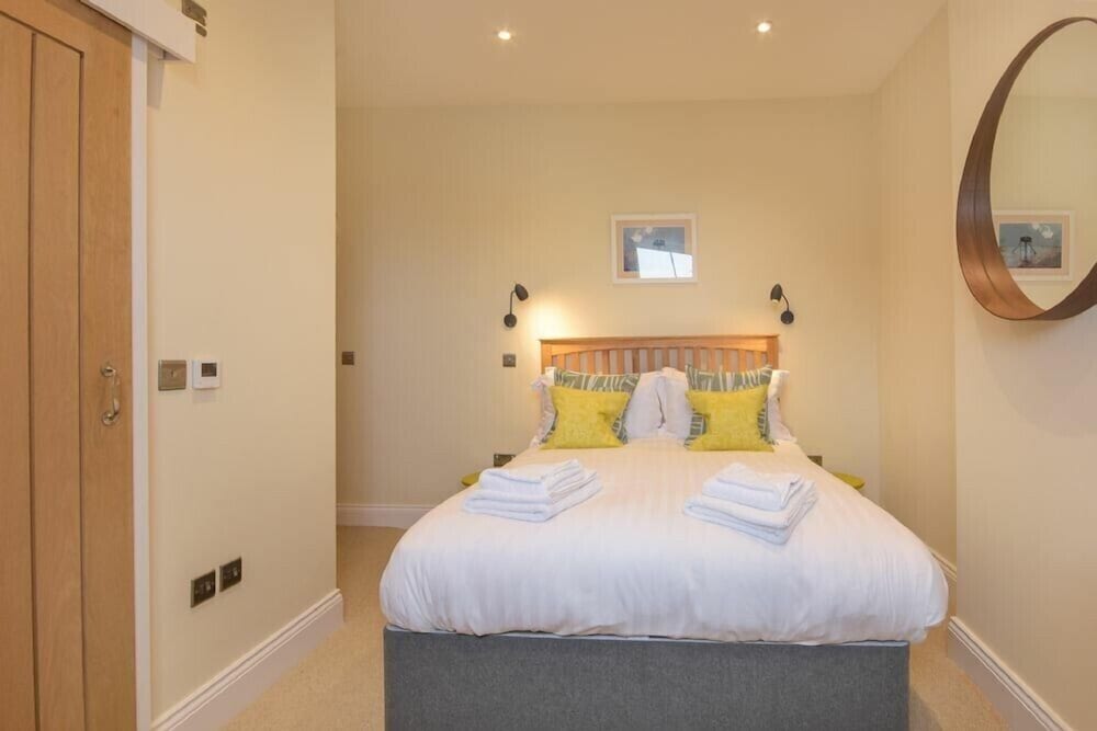 Dolphin Stone Lodge