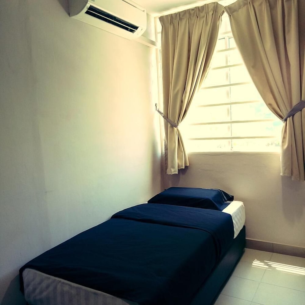 HOOD - Hostel