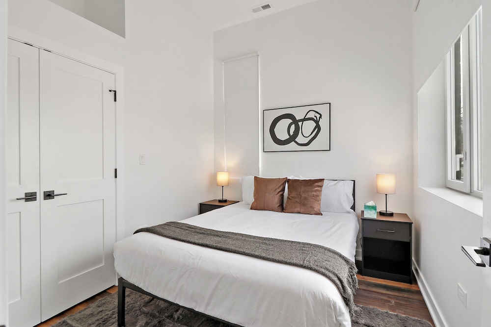 Stylish 4BR Stay - State rep