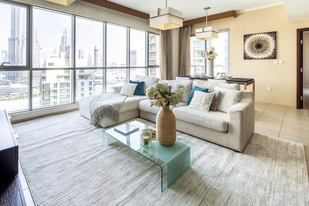 Lavish 2BR With Picturesque Burj Khalifa Views!