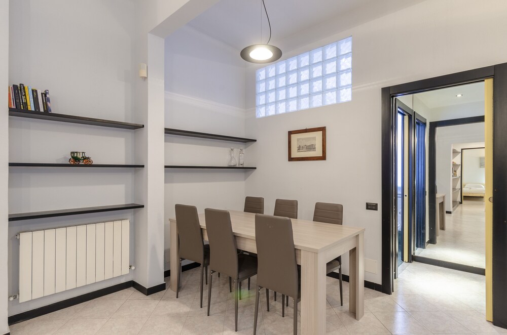 JOIVY Monte Suello en Genoa — dining