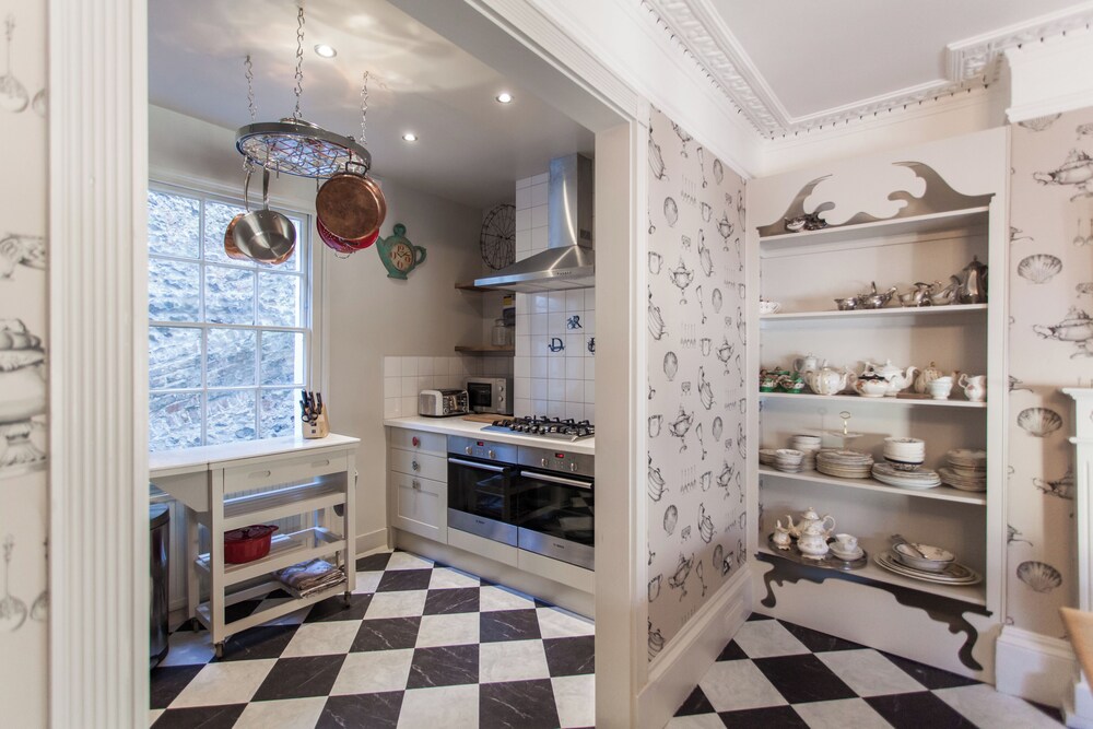 Wonderland House