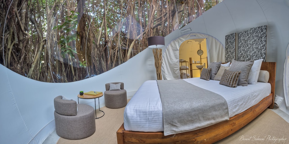 Bubble Lodge Ile aux Cerfs Island 11