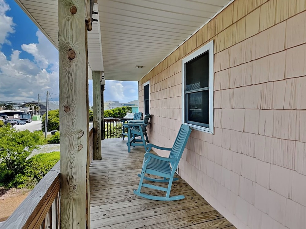 Sunshiny Daze by Topsail Realty