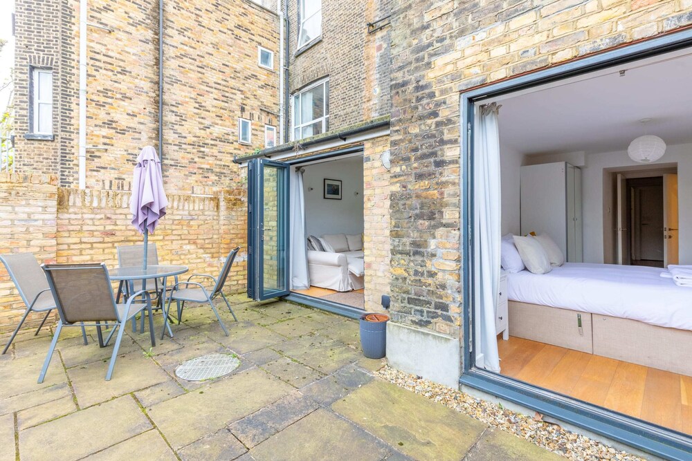 Homely 2BD Flat W/private Patio Near Maida Vale!