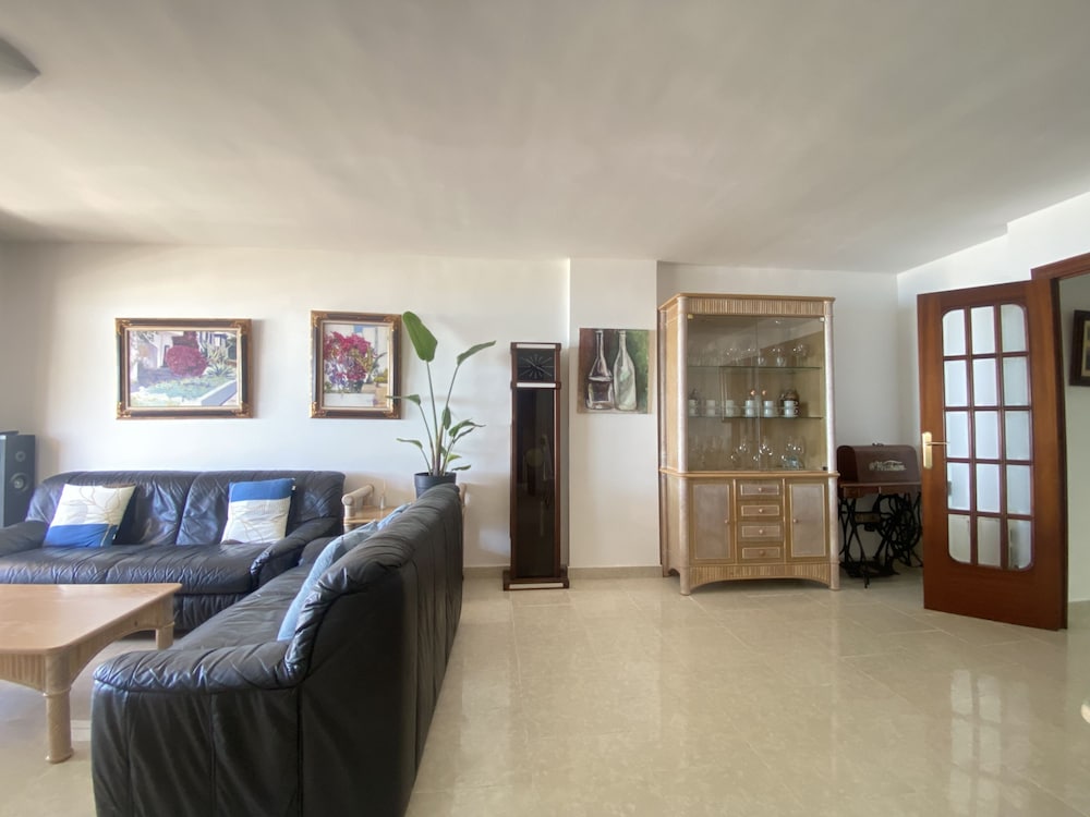 R151 - Apart Beachfront