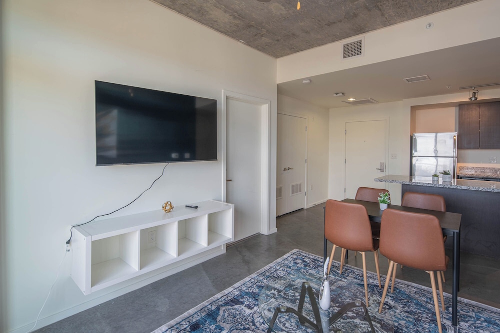 ROVE LIVING/KL - Roosevelt Point