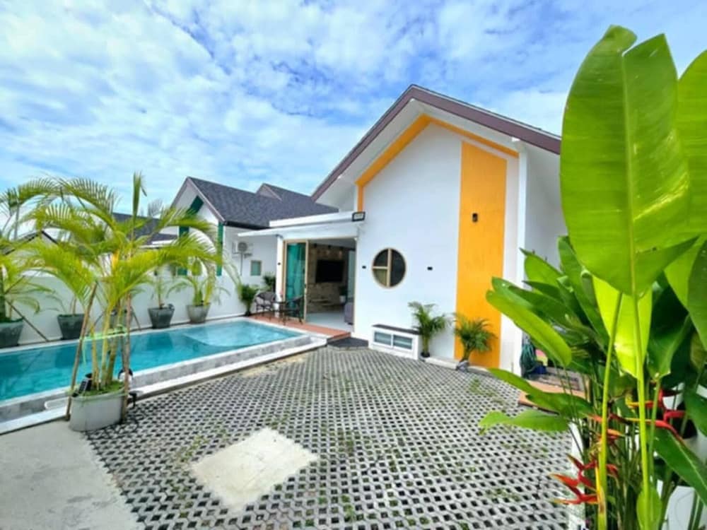 Lux Sila Pool Villa 3 Bedrooms 4 Beds
