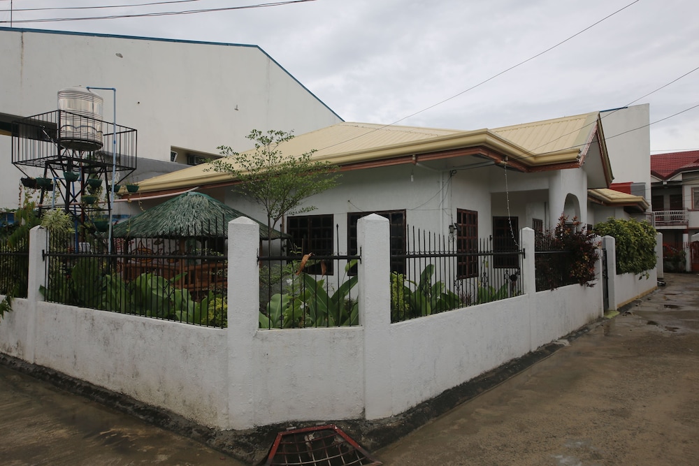 Dee GuestHouse