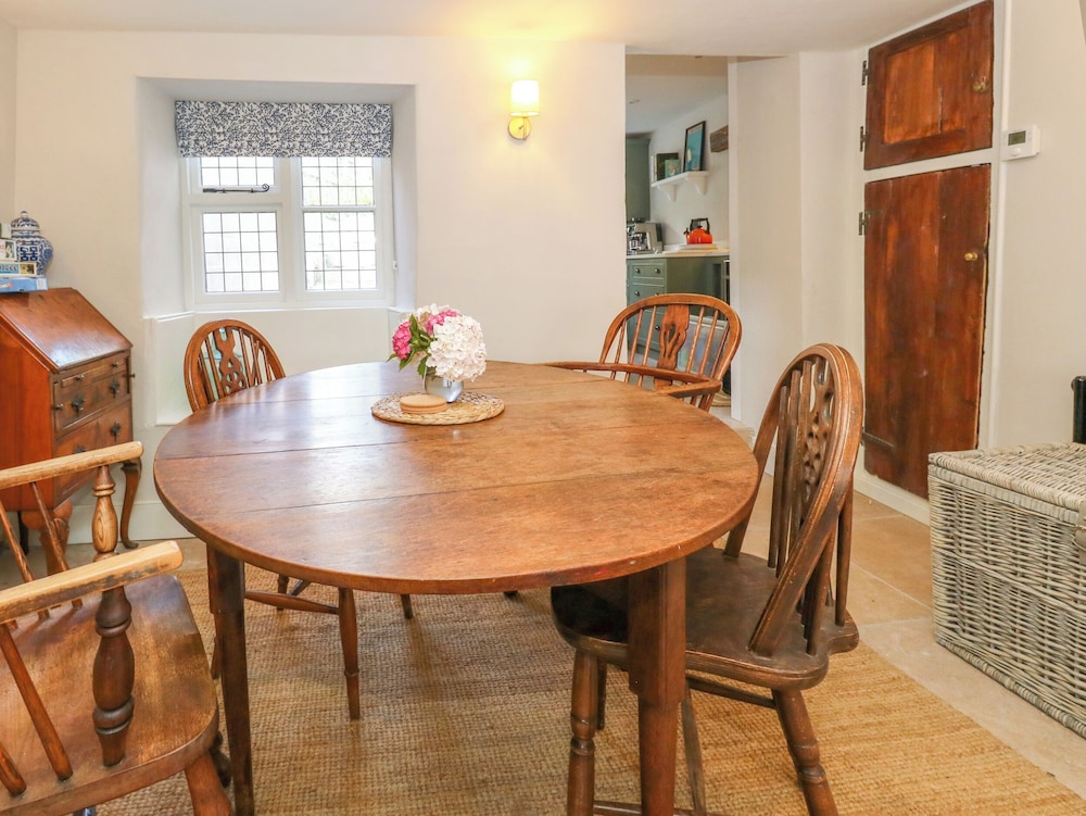 Holly Cottage