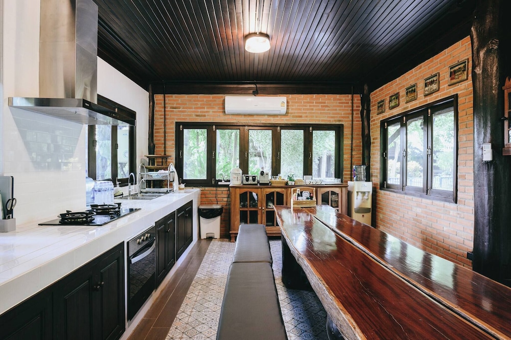Cyngam Retreat- A Private Pool Villa With Service