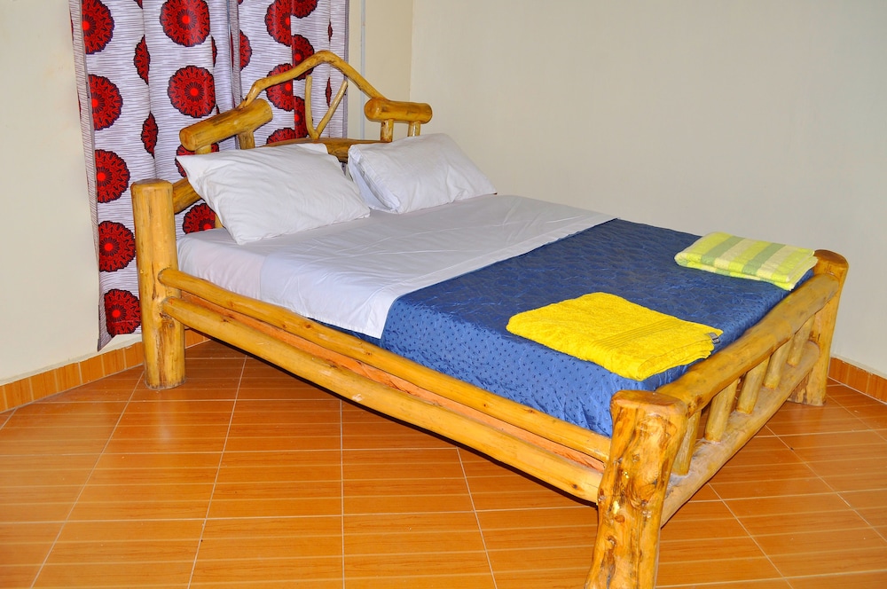 Nyamunyonyi Lake Resort view 3