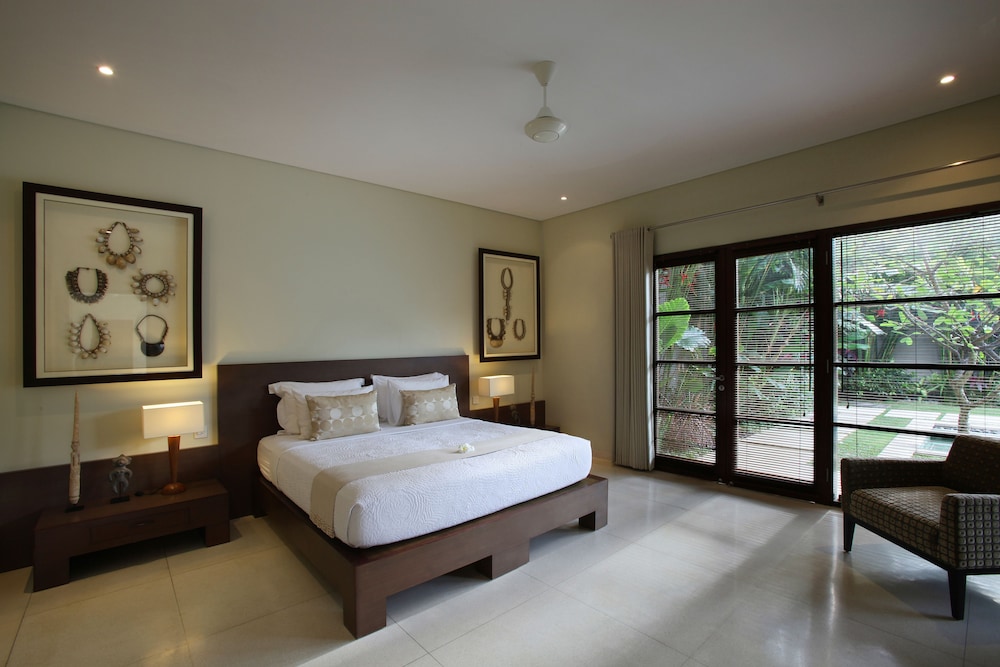 Nyaman Villas