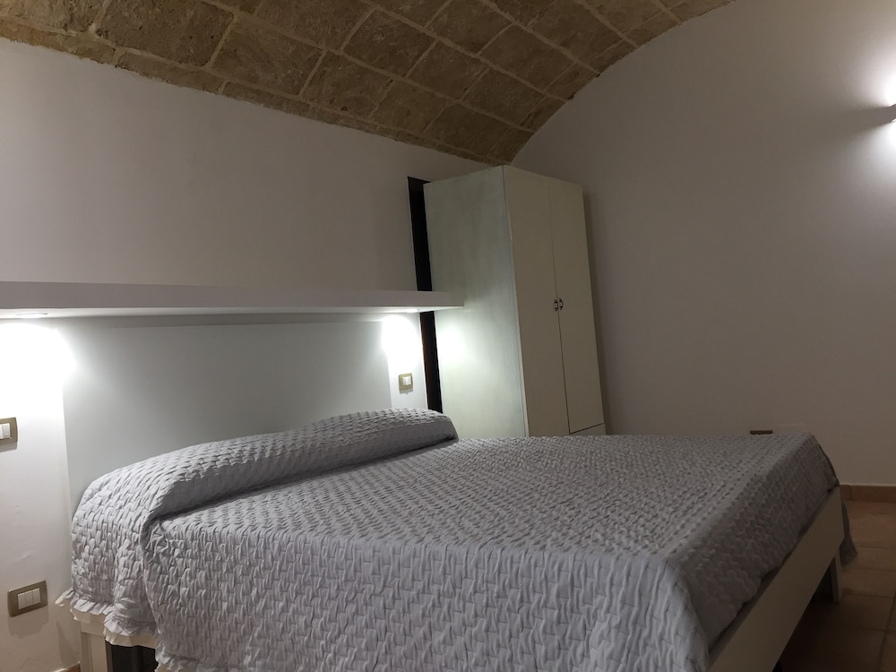 B&B Ugento Dimora en Ugento — bedroom