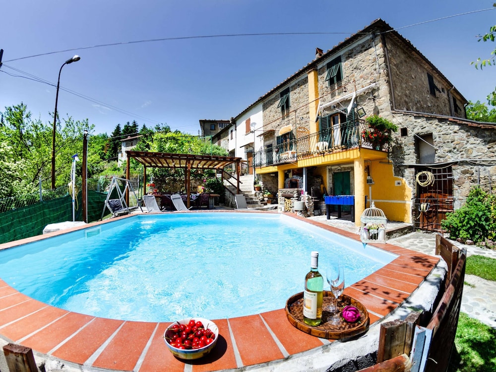 Castelvecchio Family Retreat view 2