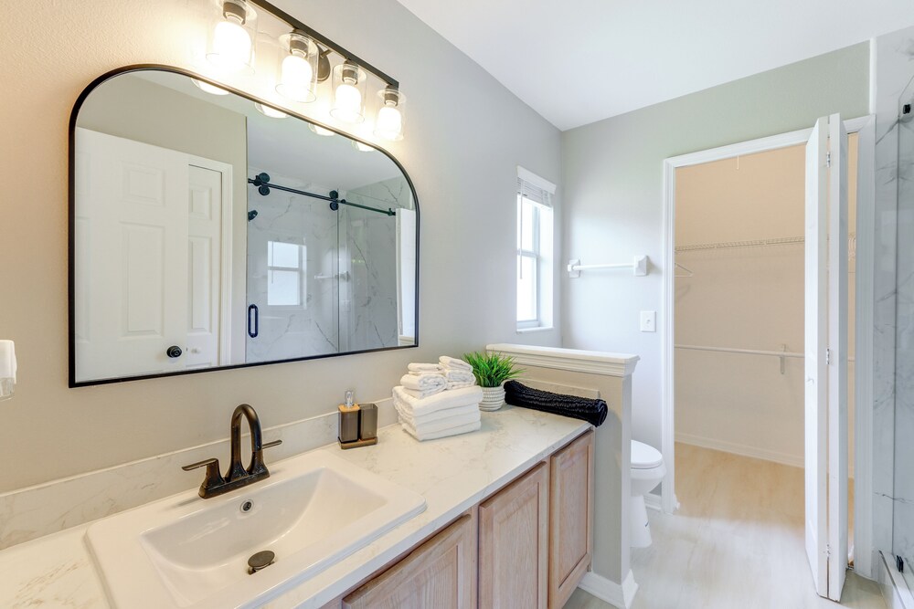 Sunny Skies & Disney Days: Davenport Home w/ Pool!