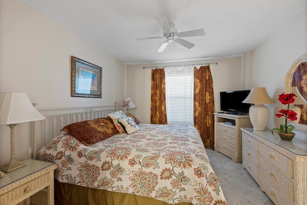Pelican Beach 1406 1 Bedroom Condo by Pelican Beach Management view 2