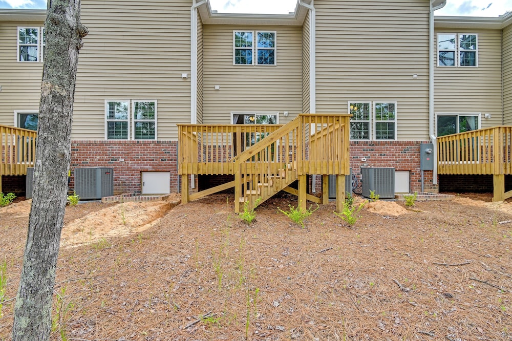 Aberdeen Golf Getaway: Private Deck & Views! view 5