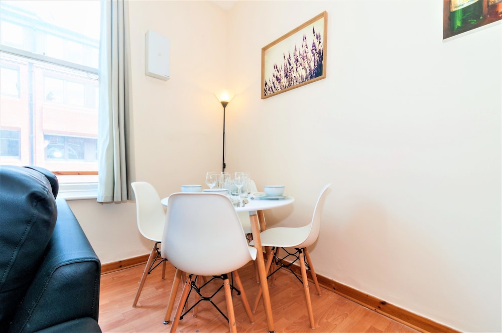 Voussoir Apartments