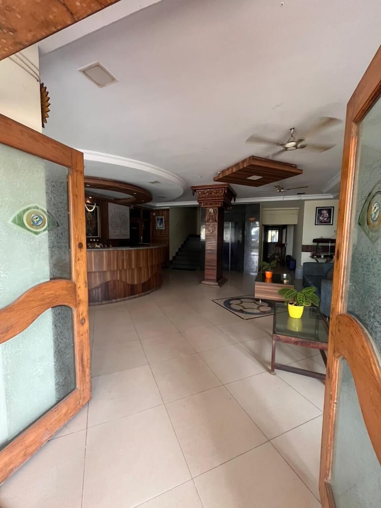 Hotel Partha International