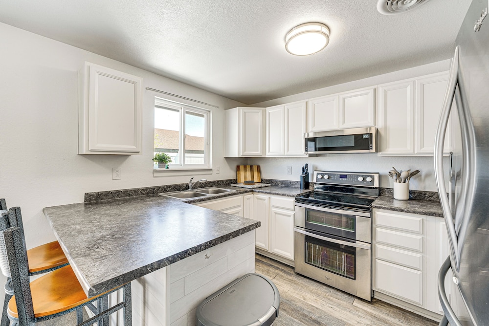 Updated Family Home w/ Fenced Yard in Yakima!