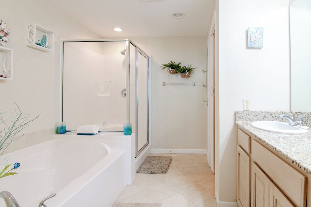 Beachview Condo in Legacy Tower 1 -502 - Fully Furnished 2 Bedroom 2 Bathroom