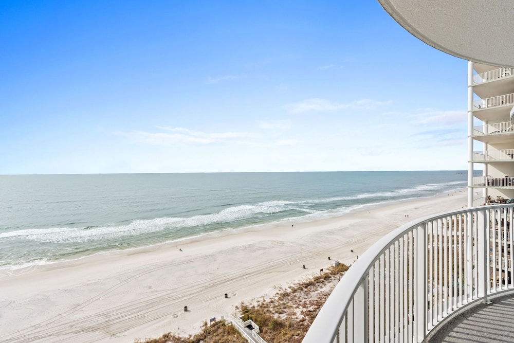 Twin Palms by Book That Condo
