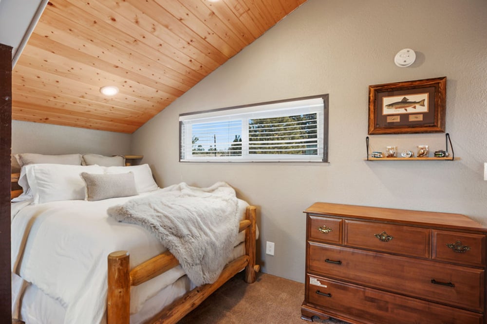 Perch Point- Hikers Dream Cabin Base