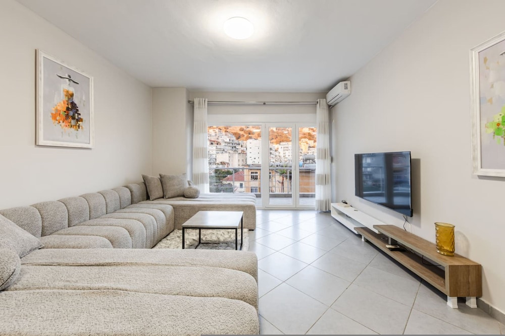 Seaview Apartment in the Heart of Saranda