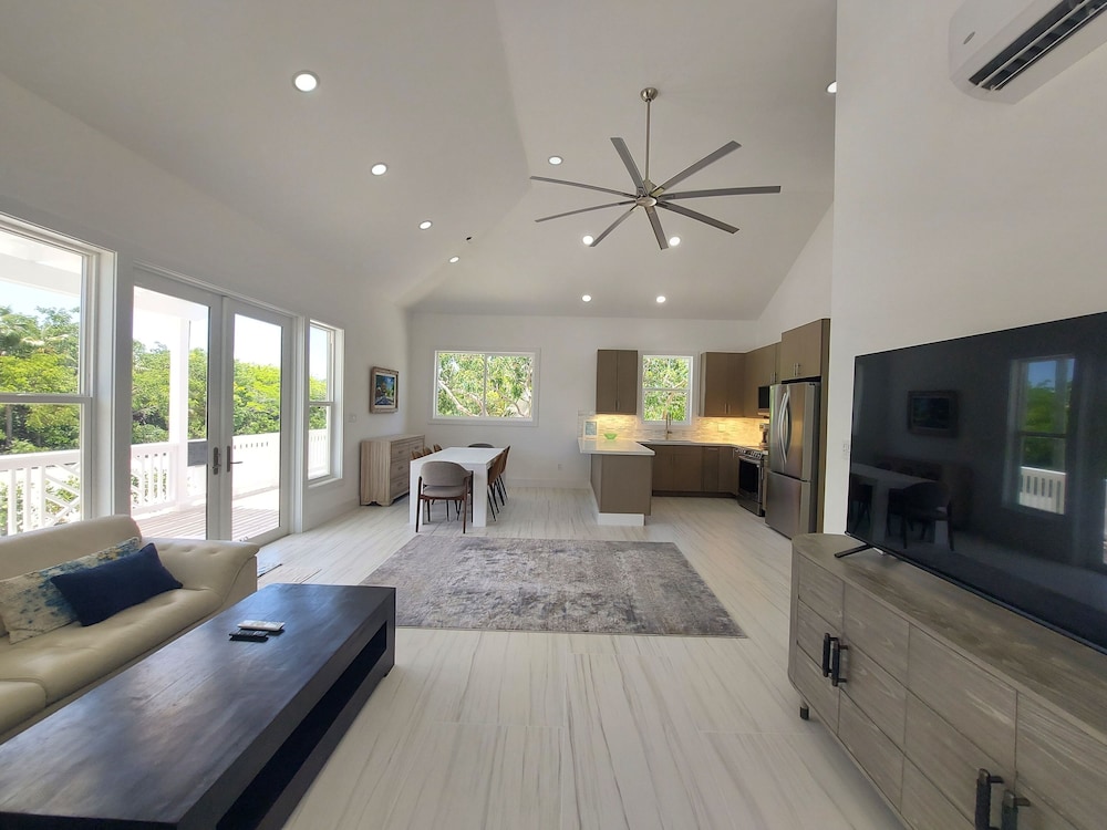 Silver Palms - Brand New Designer Home On Banks Road 2 Bedroom Home