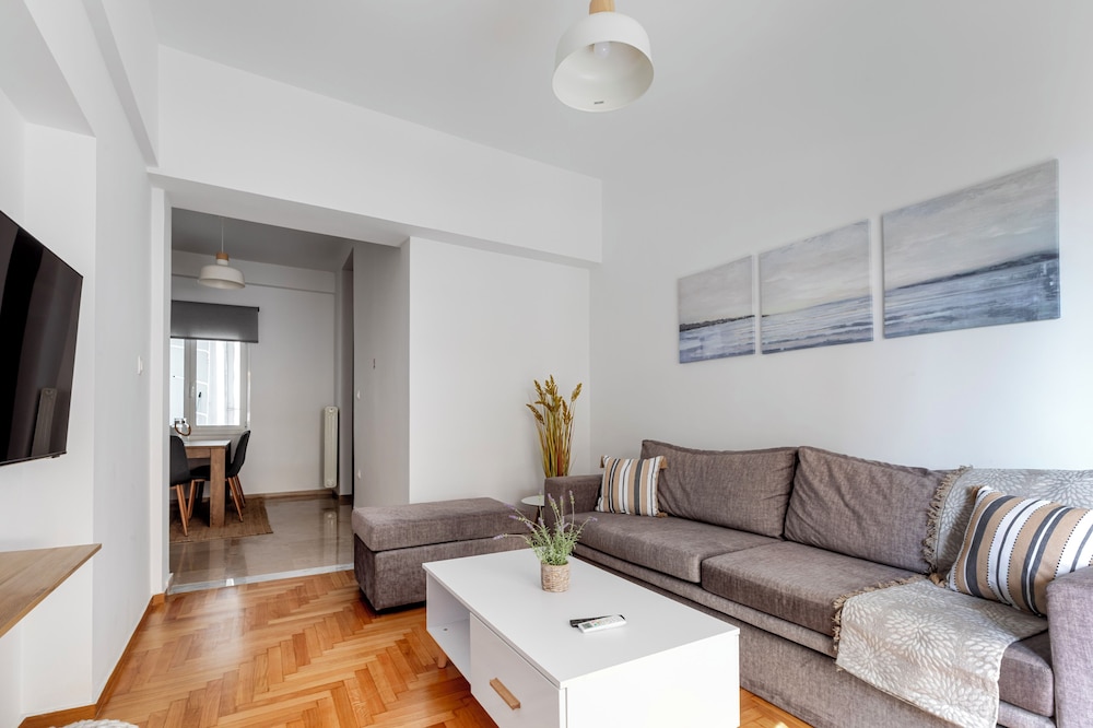 Arco - 2-BR Apt in the Heart of Athens