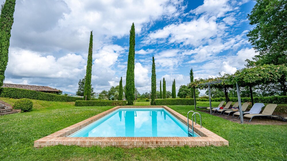 Il Poggio Alle Trese 14 Emma Villas view 2
