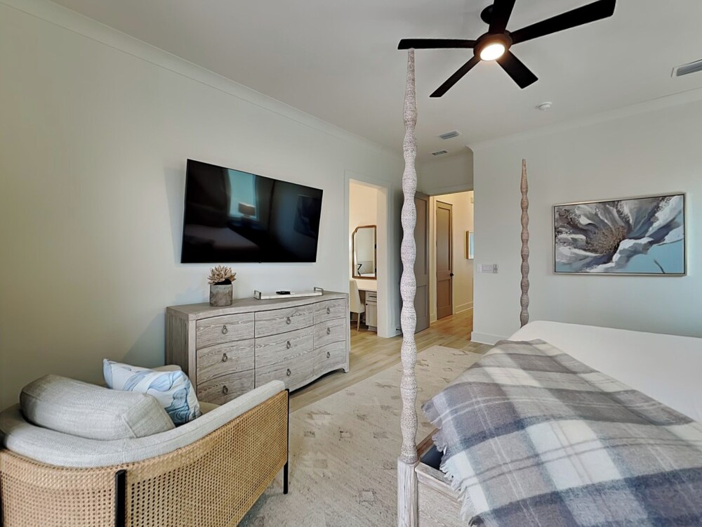 Viviana #10 by Southern Vacation Rentals