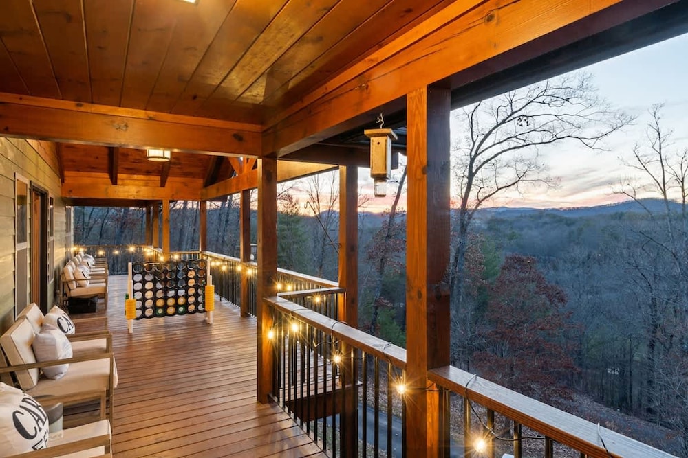 Gorgeous Blue Ridge Views Spacious Retreat With spa