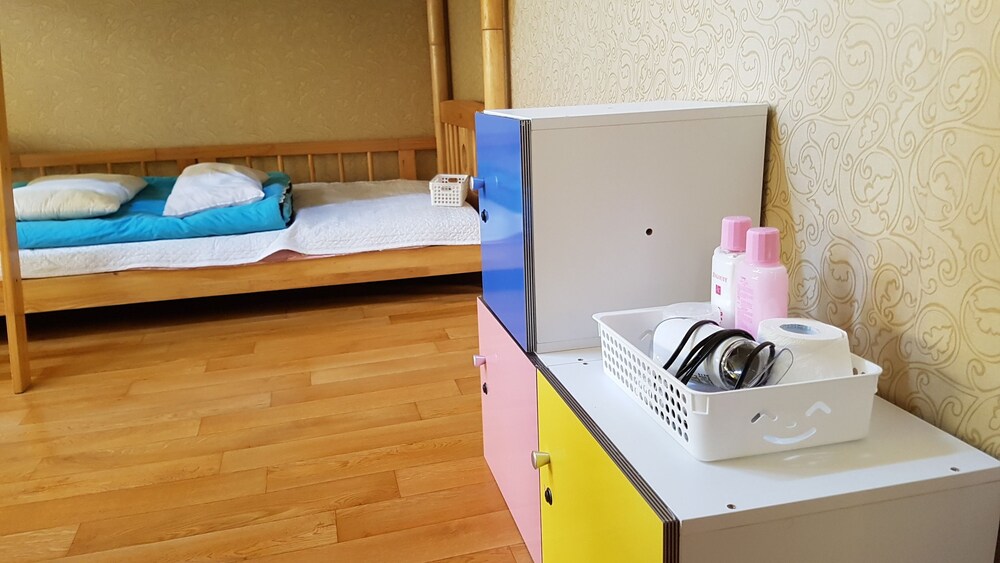 Springflower Guesthouse - Hostel