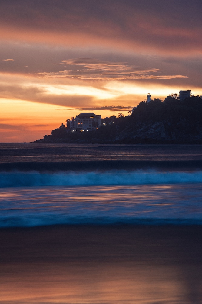 Nílu Puerto Escondido by Selina