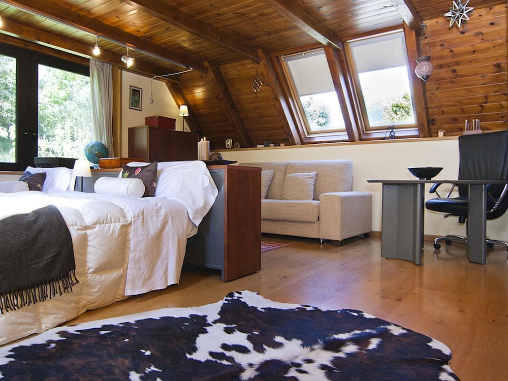 Modern Mansion in Vielha with Sauna & Hot Tub photo 3