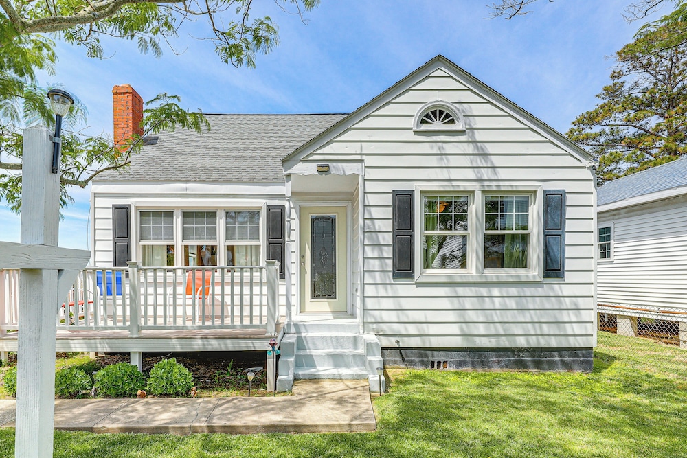 Walkable Beach Retreat on Chesapeake Bay!