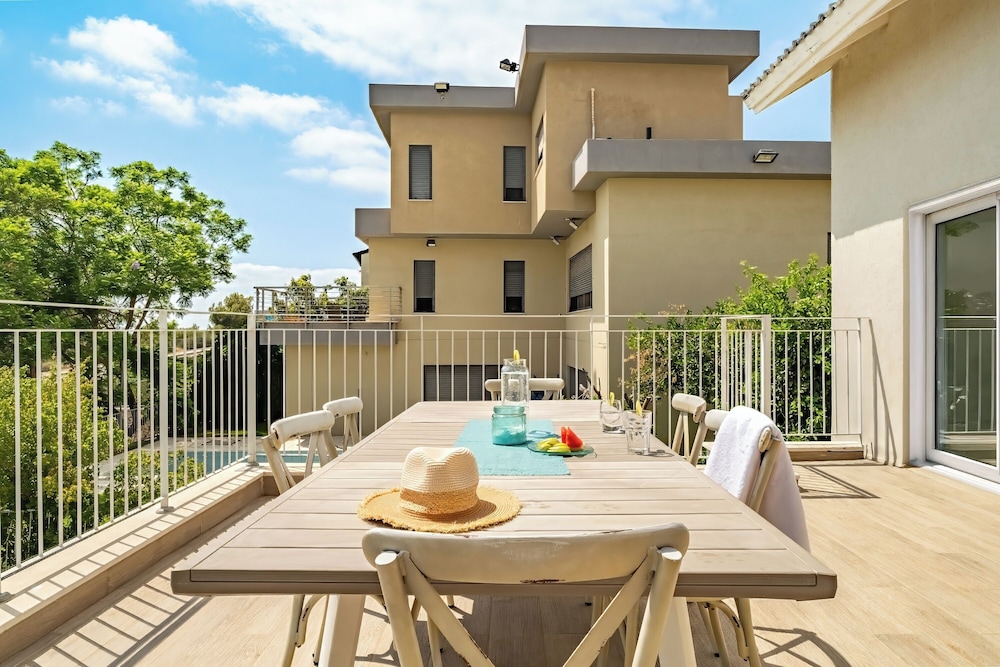 Rosh HaNikra Garden Villa by Sea N' Rent