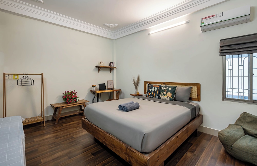 New HoLo Le Thanh Ton SaiGon