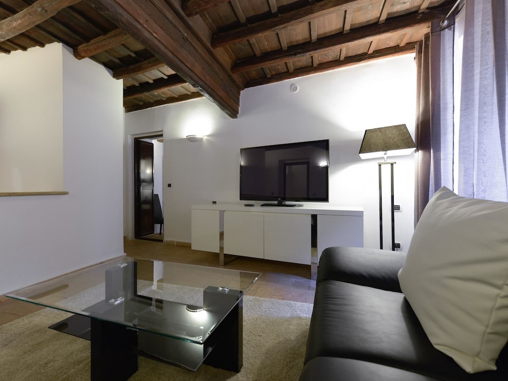 Ibernesi 2 Apartment