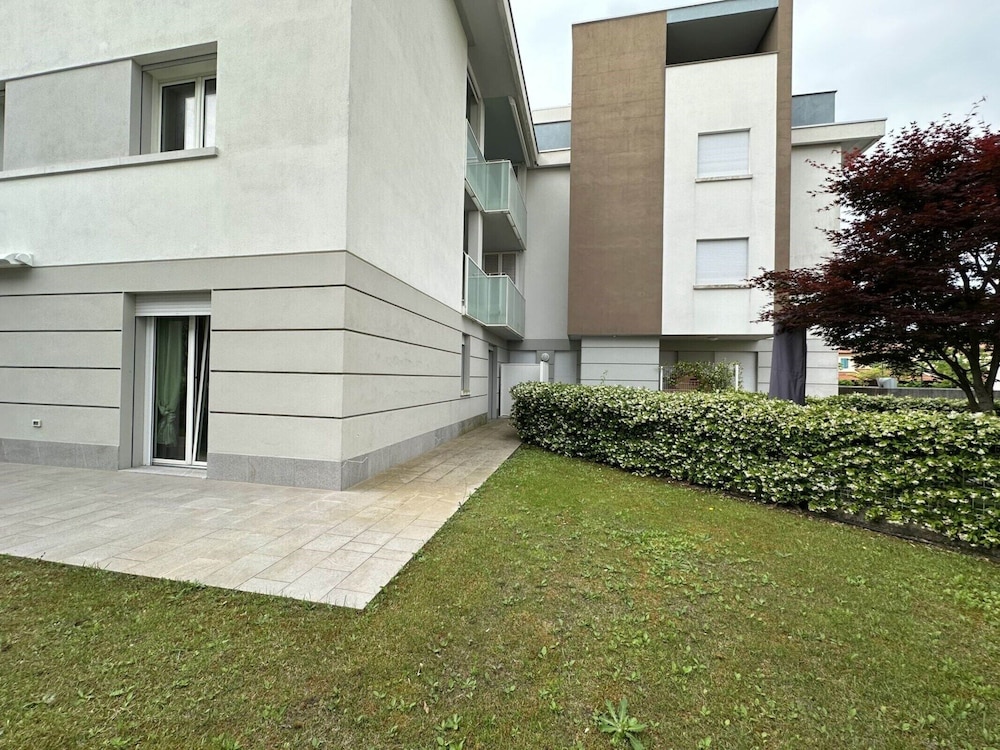 Bright new Apartment Between Beach and City Centre