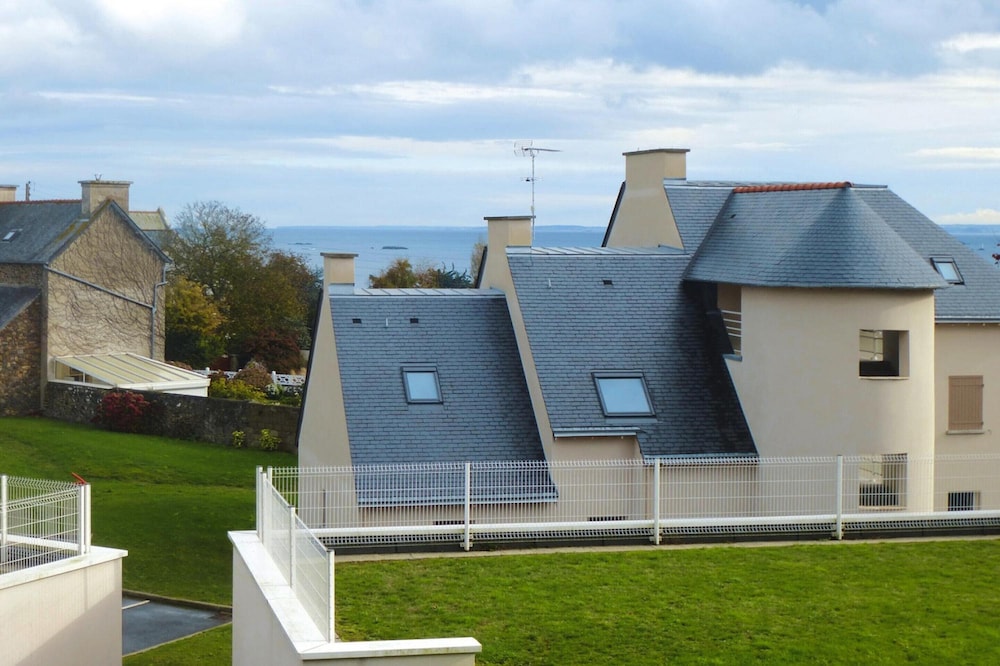 House in St. Quay Near Gr34 and Beaches view 4