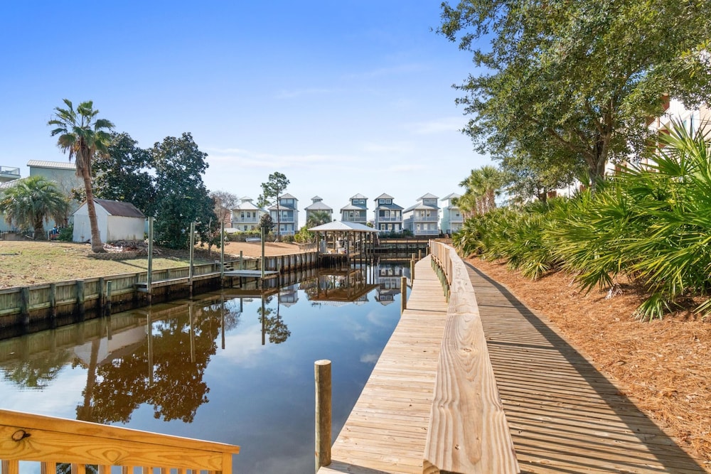 Waterside Village by Panhandle Getaways