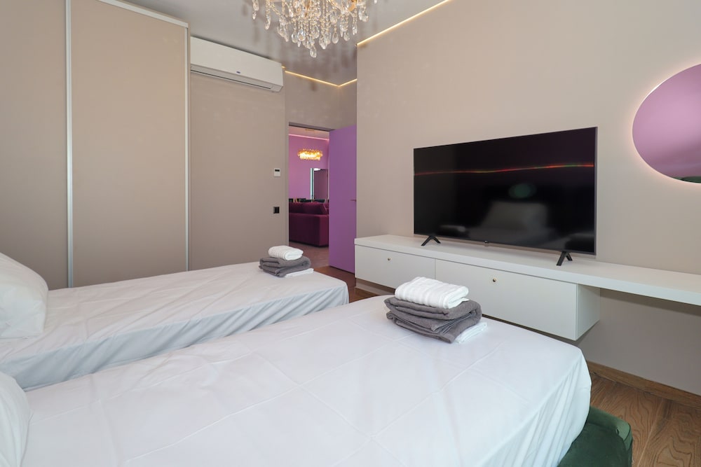 Continent Villas - Villa VIP