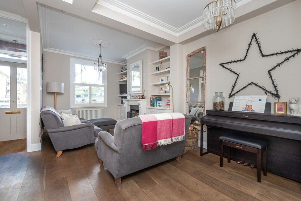 3-bedroom Home in Richmond - Ideal Family Living