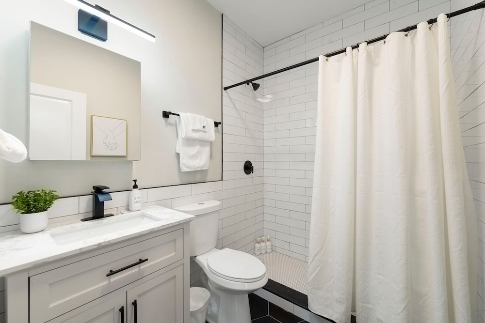 2 Bed 3 Bath Chicago Condo